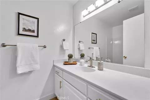 Bath - 4940 E Budlong St, Anaheim, CA 92807 photo 1 of 3