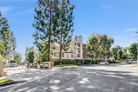 5500 Owensmouth Ave #122, Woodland Hills, CA 91367