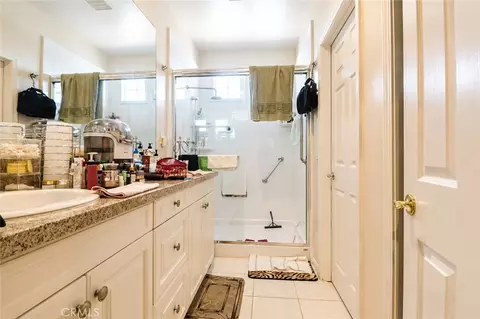 Bath - 22838 Serra Dr, Carson, CA 90745 photo 2 of 2