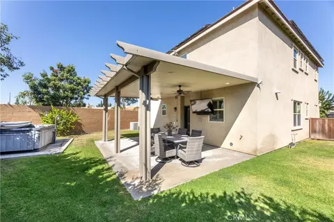 Exterior - 6301 Rancho Caballo, Paramount, CA 90723 photo 6 of 7