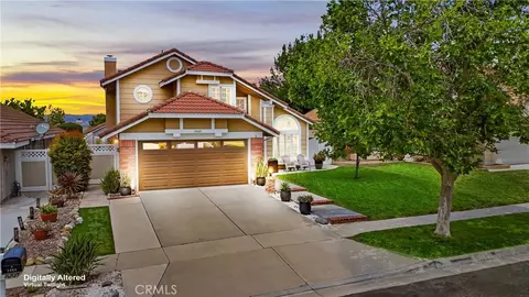 1064 Cinnamon Ln, Corona, CA 92882