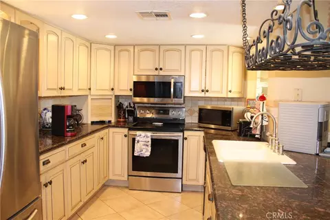 Kitchen - 150278 Arizona, Big River, CA 92242 photo 1 of 3