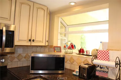 Kitchen - 150278 Arizona, Big River, CA 92242 photo 2 of 3