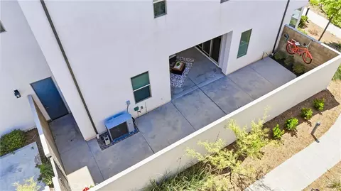 Exterior - 182 Scale, Irvine, CA 92618 photo 13 of 14