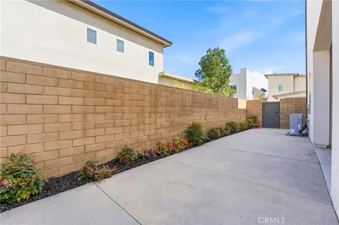 Exterior - 182 Scale, Irvine, CA 92618 photo 7 of 14