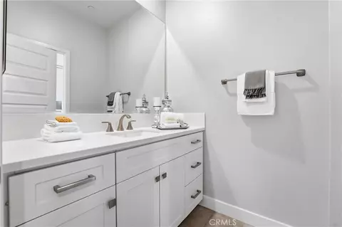 Bath - 182 Scale, Irvine, CA 92618 photo 5 of 6