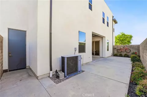 Exterior - 182 Scale, Irvine, CA 92618 photo 9 of 14