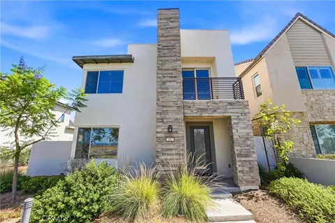 Exterior - 182 Scale, Irvine, CA 92618 photo 2 of 14