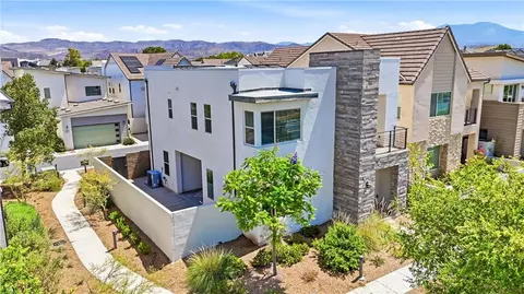 Exterior - 182 Scale, Irvine, CA 92618 photo 11 of 14