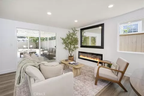 2422 W Pomona St, Santa Ana, CA 92704