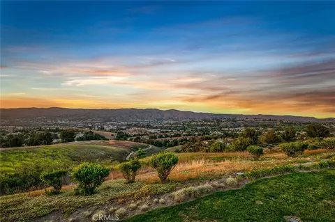 7833 E Viewrim, Anaheim, CA 92808
