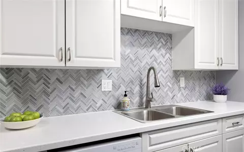 1000 W Macarthur Blvd #11, Santa Ana, CA 92707