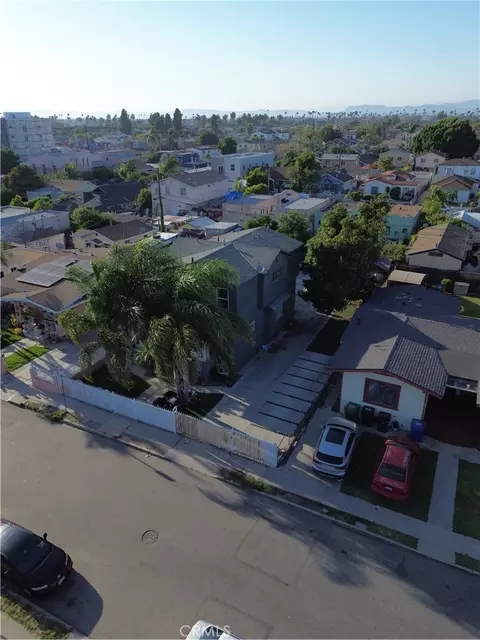 207 W 85th Pl, Los Angeles, CA 90003
