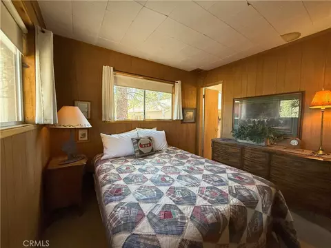 Bedroom - 936 Pinon Ln, Big Bear City, CA 92314 photo 2 of 4