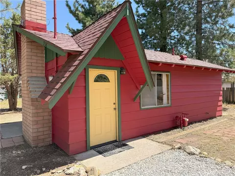 Exterior - 936 Pinon Ln, Big Bear City, CA 92314 photo 2 of 7