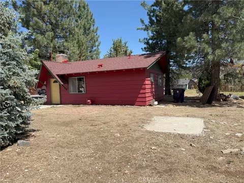 Exterior - 936 Pinon Ln, Big Bear City, CA 92314 photo 5 of 7