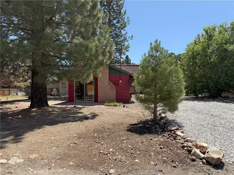 Exterior - 936 Pinon Ln, Big Bear City, CA 92314 photo 3 of 7