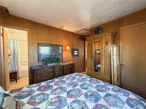 Bedroom - 936 Pinon Ln, Big Bear City, CA 92314 photo 3 of 4