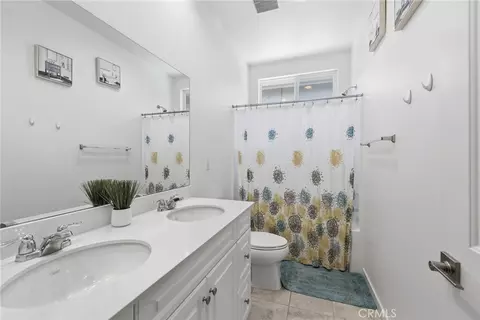 Bath - 10881 Shoals Pl, Stanton, CA 90680 photo 3 of 5