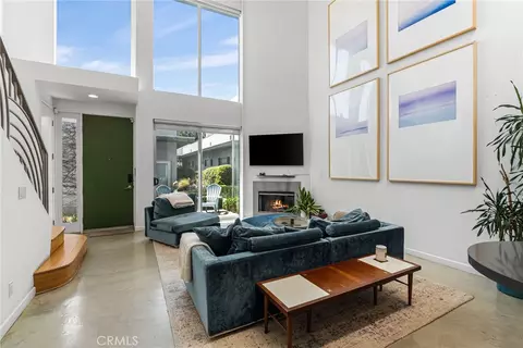 637 E 4th #B, Long Beach, CA 90802