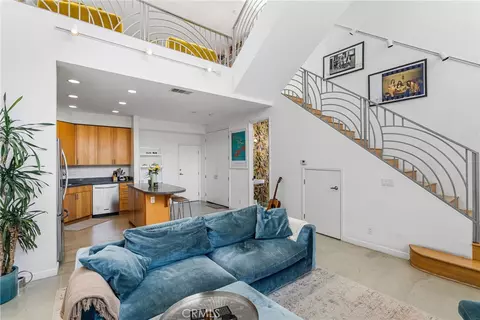 Other - 637 E 4th #B, Long Beach, CA 90802 photo 5 of 32