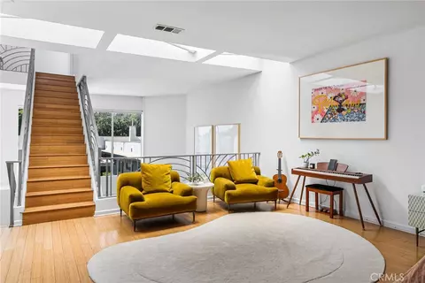 Entry Way - 637 E 4th #B, Long Beach, CA 90802 photo 1 of 1