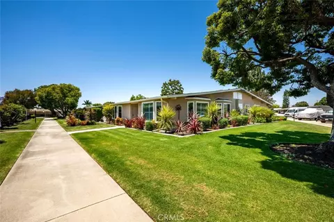 1800 Sunningdale Rd #18A, Seal Beach, CA 90740