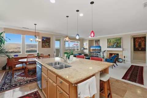 Kitchen - 23830 La Posta Ct, Corona, CA 92883 photo 2 of 3