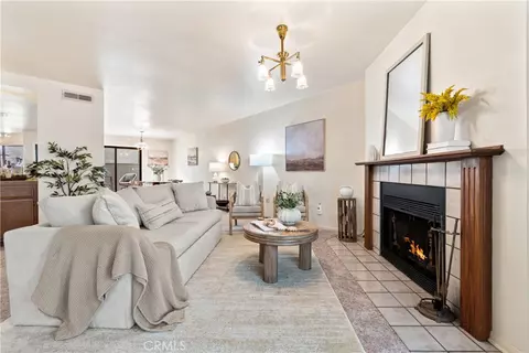 2601 E 19th St #12, Signal Hill, CA 90755
