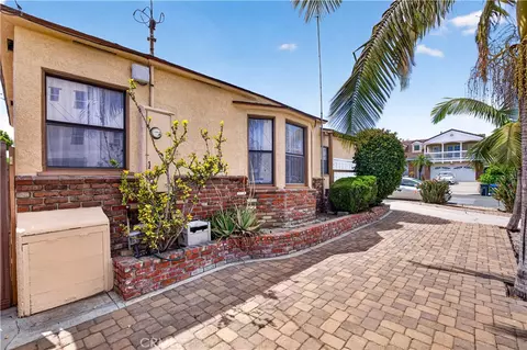 1899 Gladys Ave, Signal Hill, CA 90755