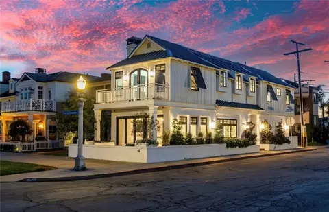 61 The Colonnade, Long Beach, CA 90803
