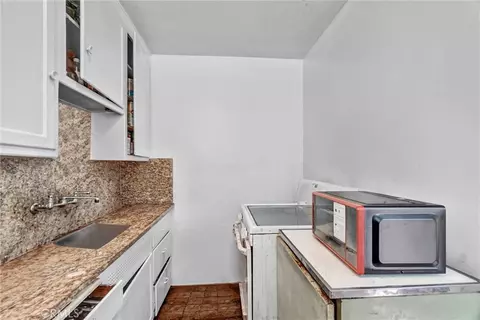 Kitchen - 1065 E 19th, Long Beach, CA 90806 photo 2 of 2