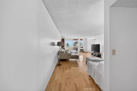 Entry Way - 1635 E Ocean #C4, Long Beach, CA 90802 photo 2 of 4