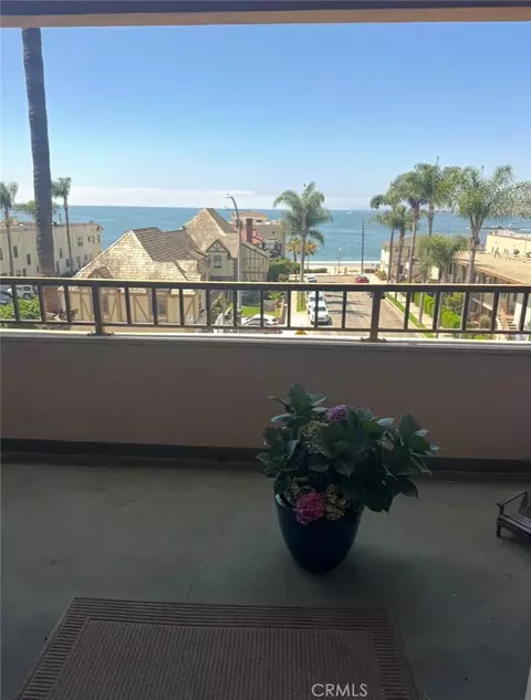 View/Area - 1635 E Ocean #C4, Long Beach, CA 90802 photo 3 of 5