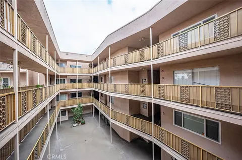 Exterior - 1635 E Ocean #C4, Long Beach, CA 90802 photo 1 of 1