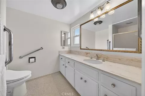 Bath - 1635 E Ocean #C4, Long Beach, CA 90802 photo 1 of 3