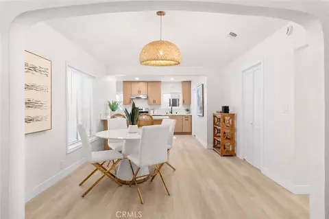 2115 S Redondo, Los Angeles, CA 90016