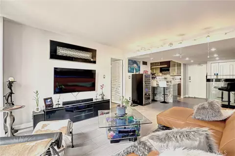 1750 E Ocean #101, Long Beach, CA 90802