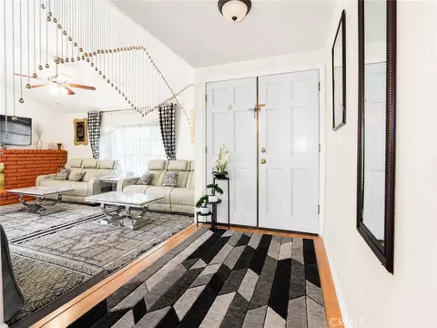 Entry Way - 4100 Ahwahnee Ct, Modesto, CA 95356 photo 1 of 2
