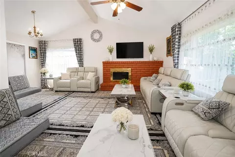 Living - 4100 Ahwahnee Ct, Modesto, CA 95356 photo 1 of 6