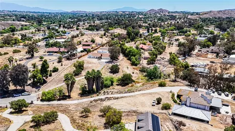 View/Area - 18570 Halter Ln, Riverside, CA 92504 photo 8 of 8