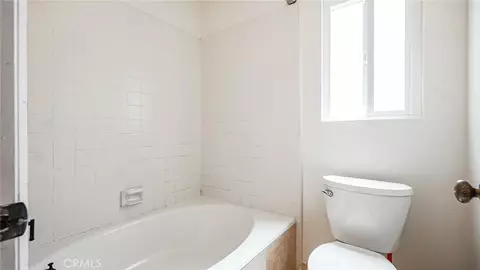 Bath - 18570 Halter Ln, Riverside, CA 92504 photo 3 of 8