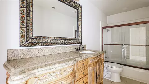 Bath - 18570 Halter Ln, Riverside, CA 92504 photo 7 of 8