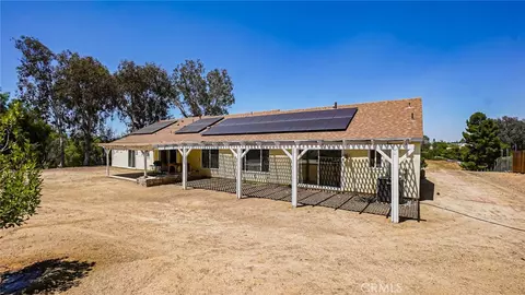 Exterior - 18570 Halter Ln, Riverside, CA 92504 photo 14 of 22