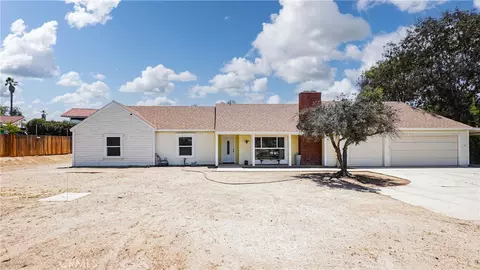 Exterior - 18570 Halter Ln, Riverside, CA 92504 photo 2 of 22
