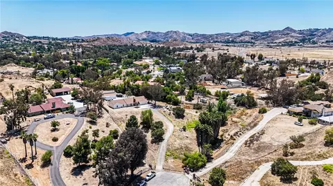 View/Area - 18570 Halter Ln, Riverside, CA 92504 photo 2 of 8