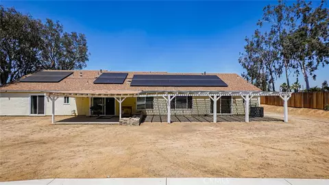 Exterior - 18570 Halter Ln, Riverside, CA 92504 photo 13 of 22