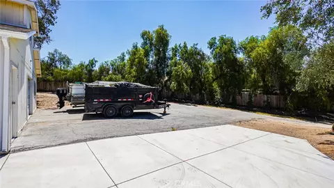 Exterior - 18570 Halter Ln, Riverside, CA 92504 photo 11 of 22