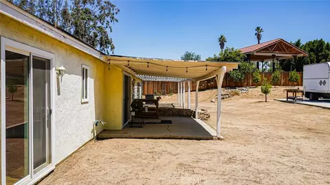 Exterior - 18570 Halter Ln, Riverside, CA 92504 photo 18 of 22