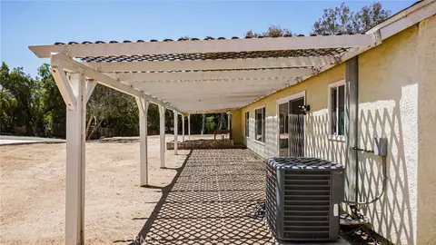 Exterior - 18570 Halter Ln, Riverside, CA 92504 photo 6 of 22